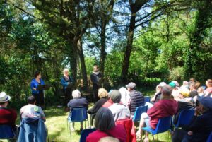 APLTP_2 trois comédiens lisant des textes sur le thème de la vie, l’amour la mort